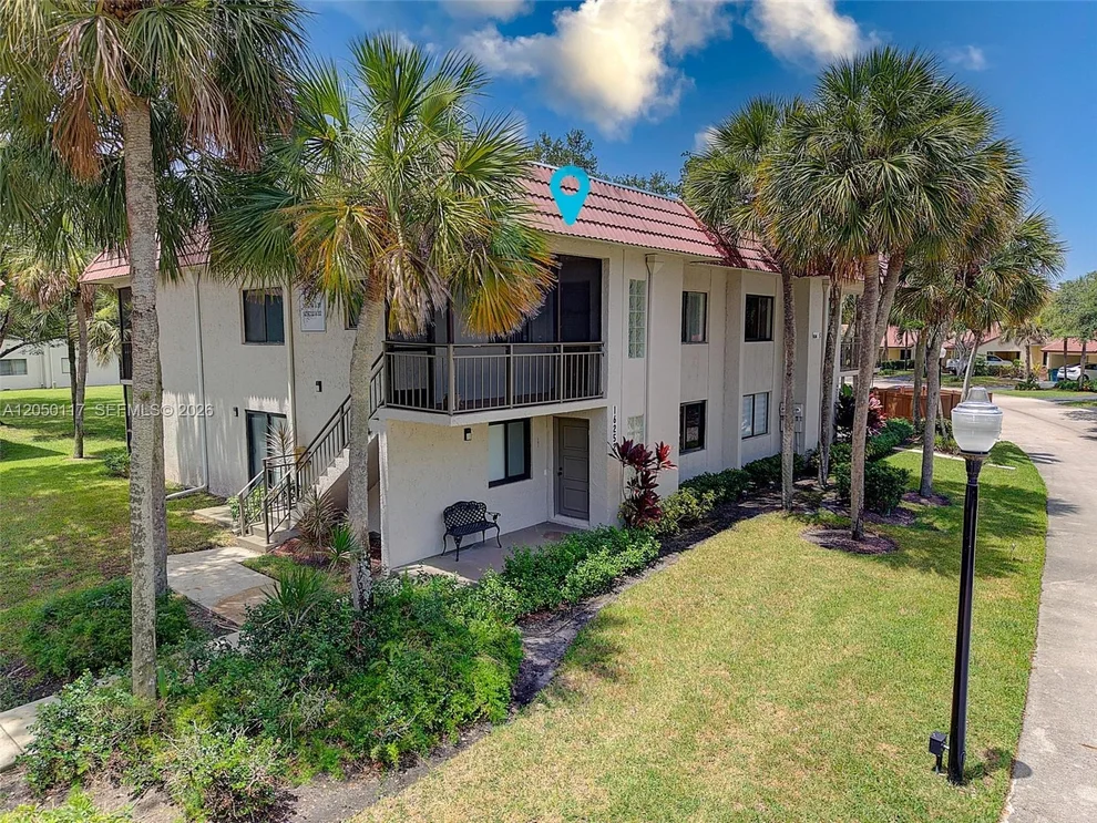 Unit for sale at 16252 Laurel Dr, Weston, FL 33326