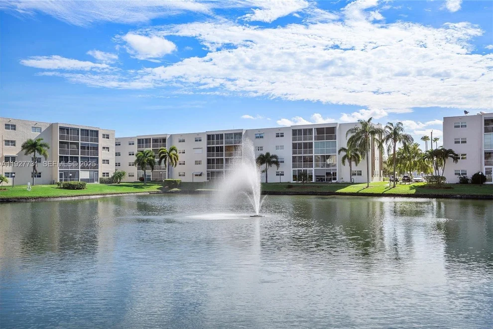 Unit for sale at 324 SE 10th St, Dania Beach, FL 33004