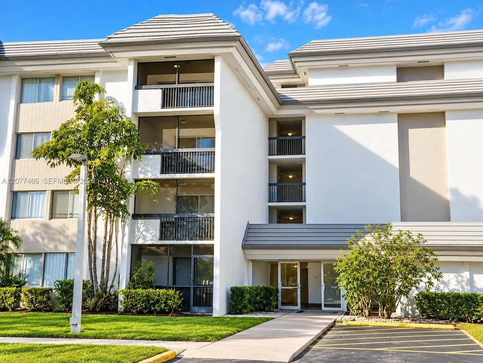 Unit for sale at 721 N Pine Island Rd, Plantation, FL 33324