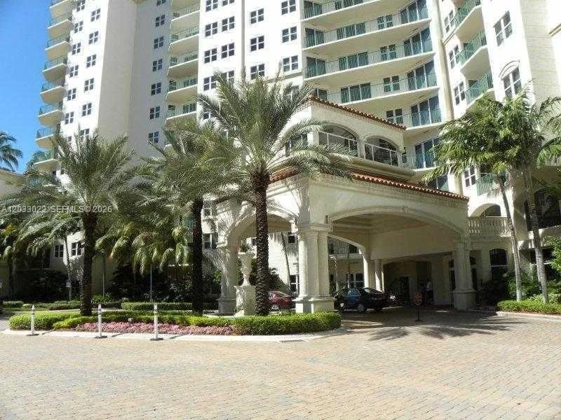 Unit for sale at 19900 E Country Club Dr, Aventura, FL 33180