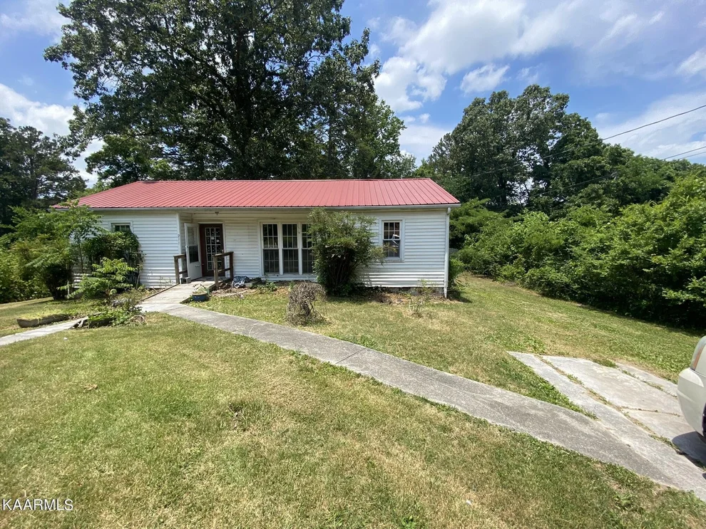 Unit for sale at 211 S Skyline Ave, Rockwood, TN 37854