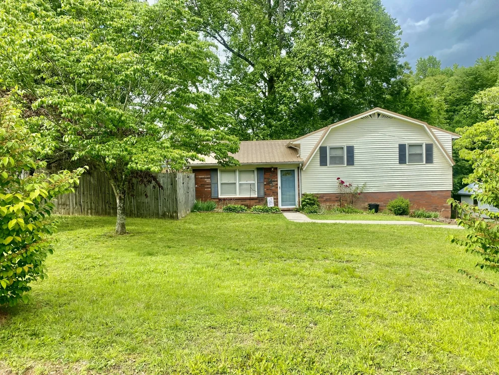 Unit for sale at 400 Gay Rd, McMinnville, TN 37110