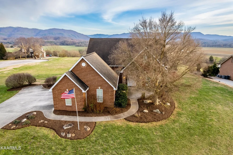 Unit for sale at 4344 Elnora St, Walland, TN 37886