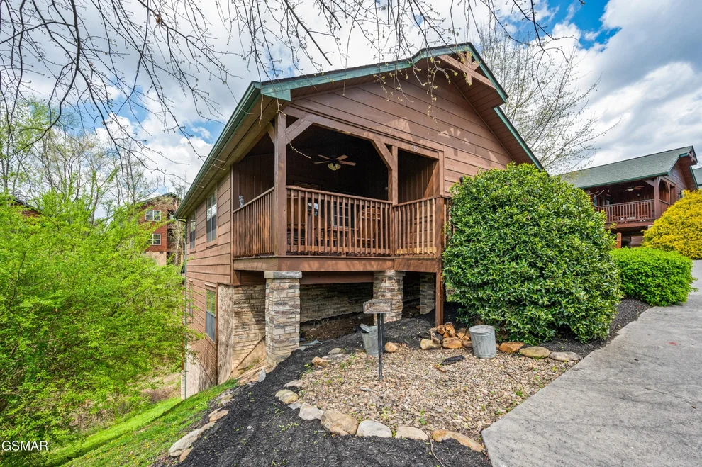 Unit for sale at 913 McMakin Way, Pigeon Forge, TN 37863