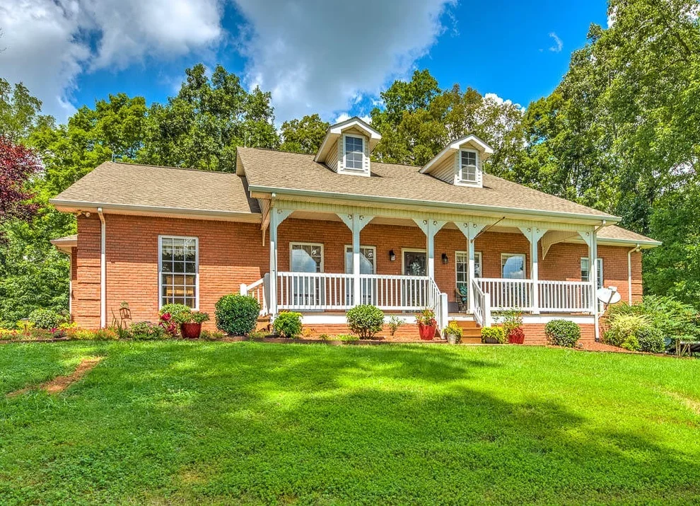Unit for sale at 664 Armstrong Drive, Dandridge, TN 37725