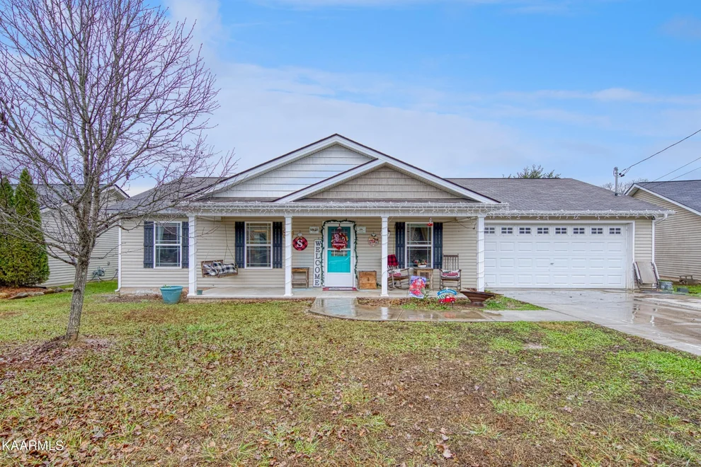 Unit for sale at 5121 Cedar Knoll Drive, Corryton, TN 37721