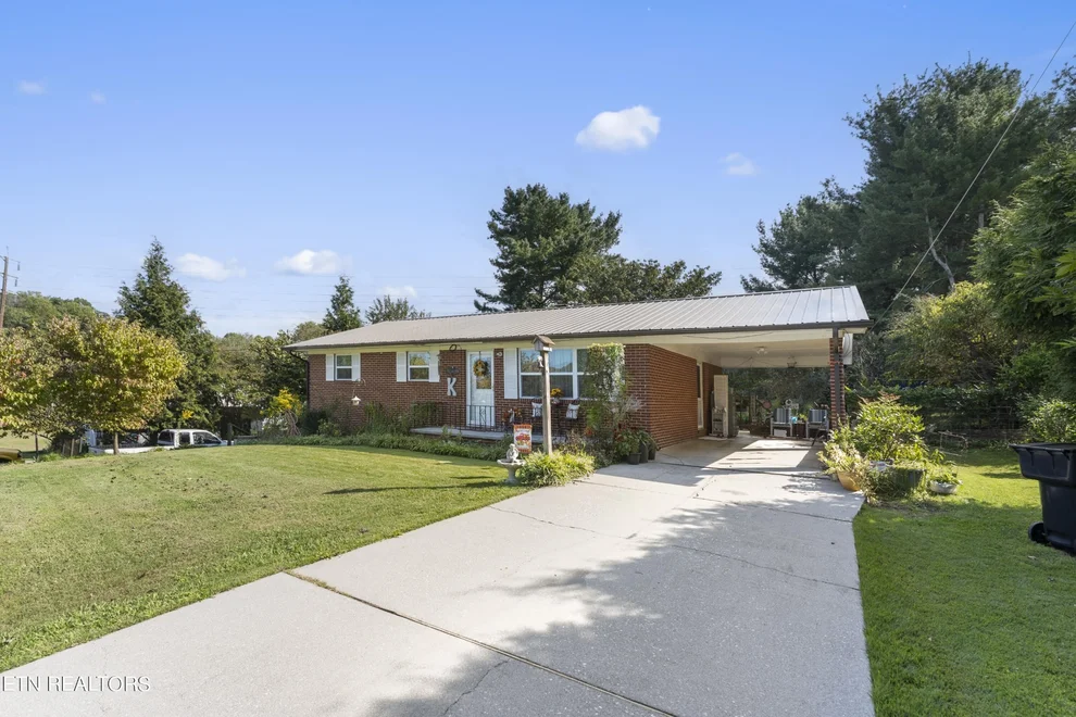 Unit for sale at 3480 Lampkin Drive, Morristown, TN 37814