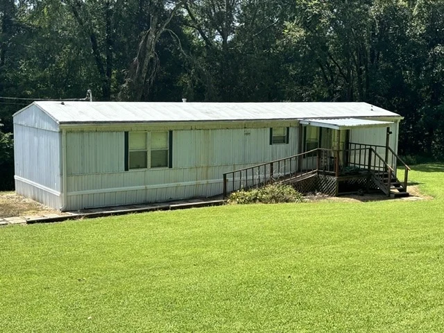 Unit for sale at 517 W Little Richland Rd, Waverly, TN 37185