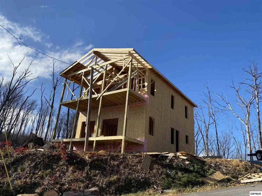 Unit for sale at 805 Piney Butt Loop, Gatlinburg, TN 37738