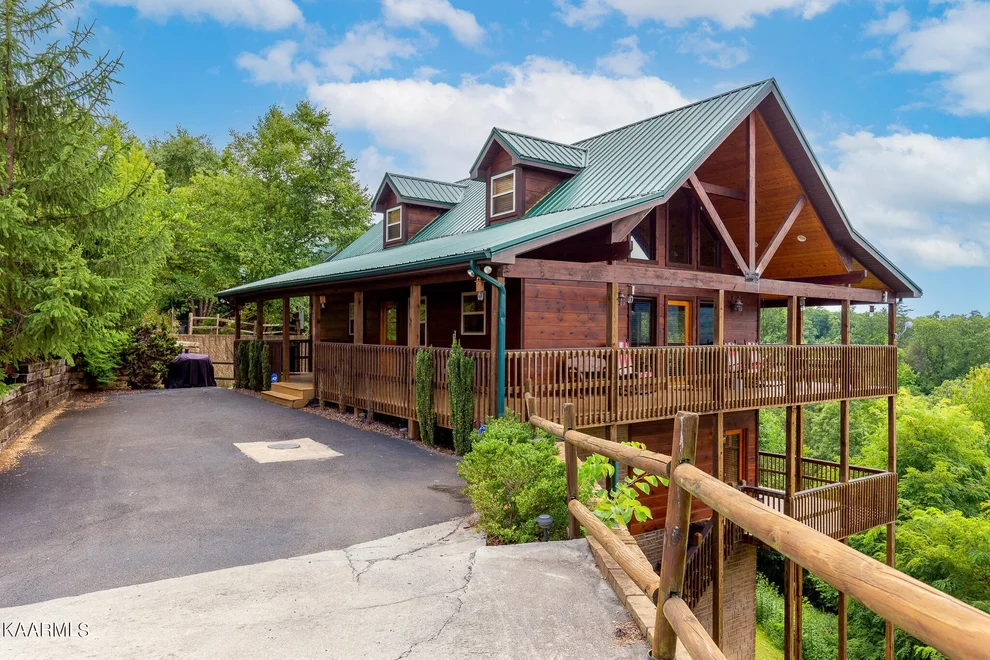 Unit for sale at 3248 Grouse Ridge Lane, Sevierville, TN 37862