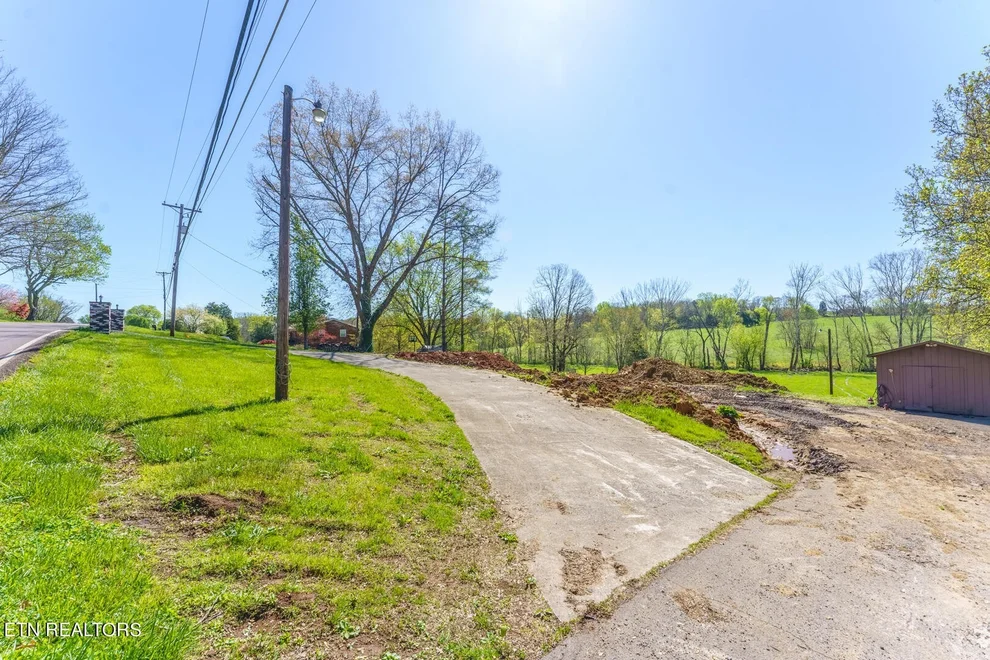 Unit for sale at 1350 Hopewell Rd, Knoxville, TN 37920