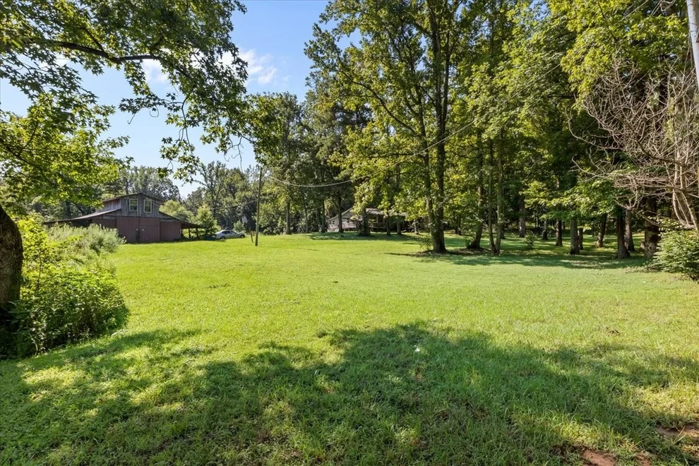 Unit for sale at 2030 Red Williams Rd, Huntingdon, TN 38344