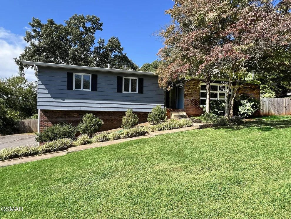 Unit for sale at 513 NW Bardon Road, Knoxville, TN 37919