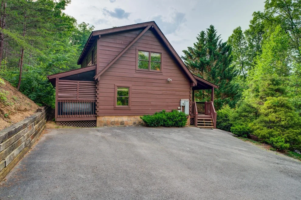 Unit for sale at 824 Kitty Hawk Way, Pigeon Forge, TN 37863