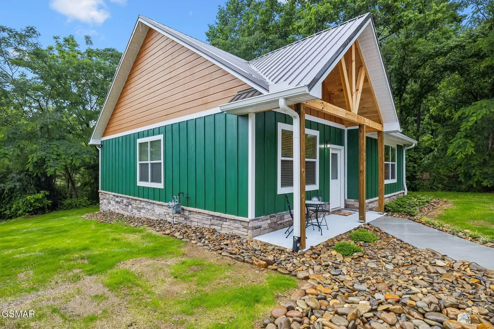 Unit for sale at 1010 Pinyon Circle, Pigeon Forge, TN 37863