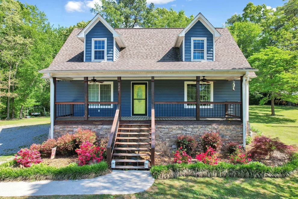 Unit for sale at 225 E Massachusetts Avenue, Whitwell, TN 37397