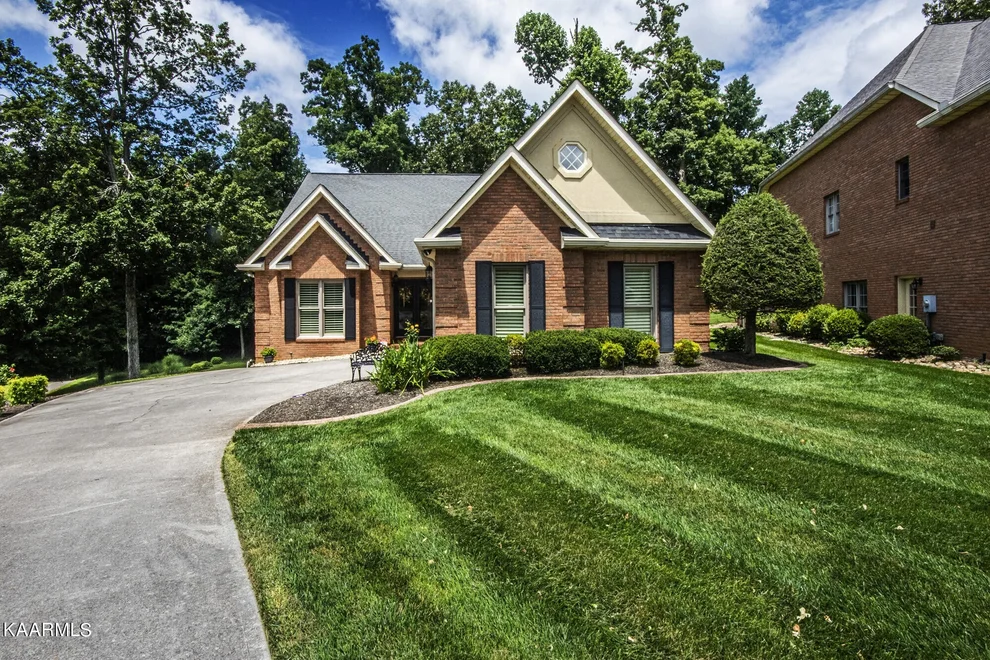 Unit for sale at 290 Valleyview Drive, Lenoir City, TN 37772