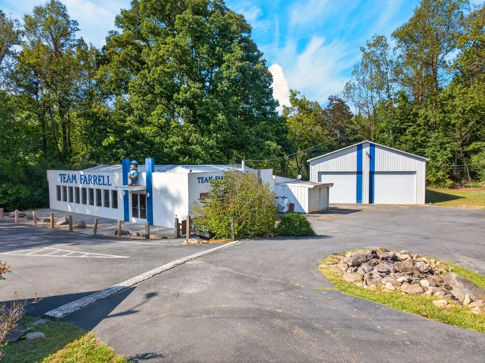 Unit for sale at 4925 Hooper Hwy, Cosby, TN 37722