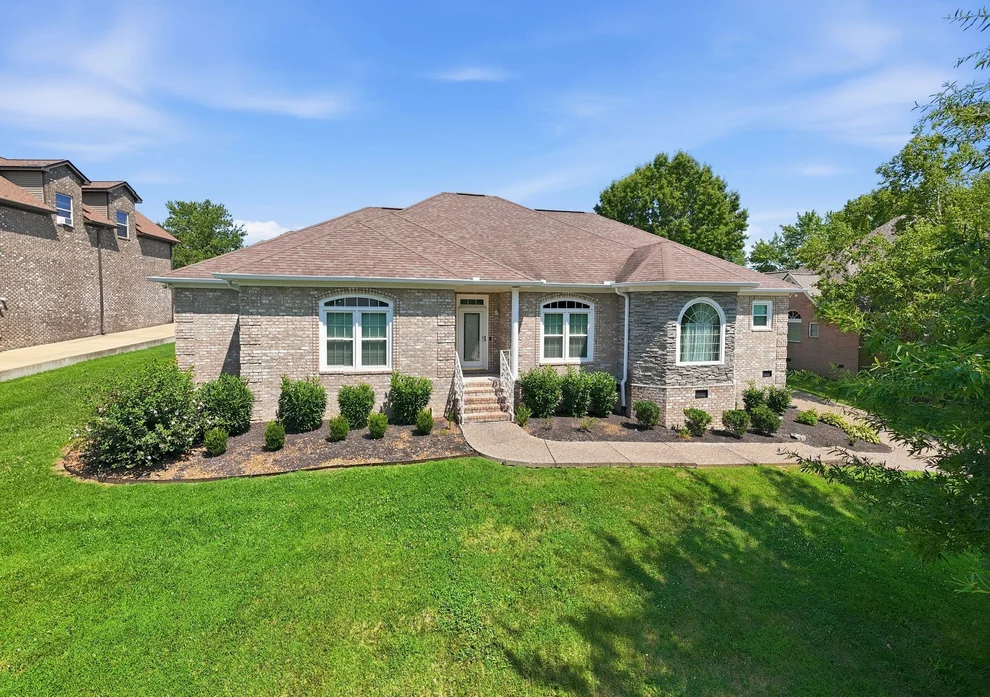 Unit for sale at 114 Collinwood Dr, Gallatin, TN 37066
