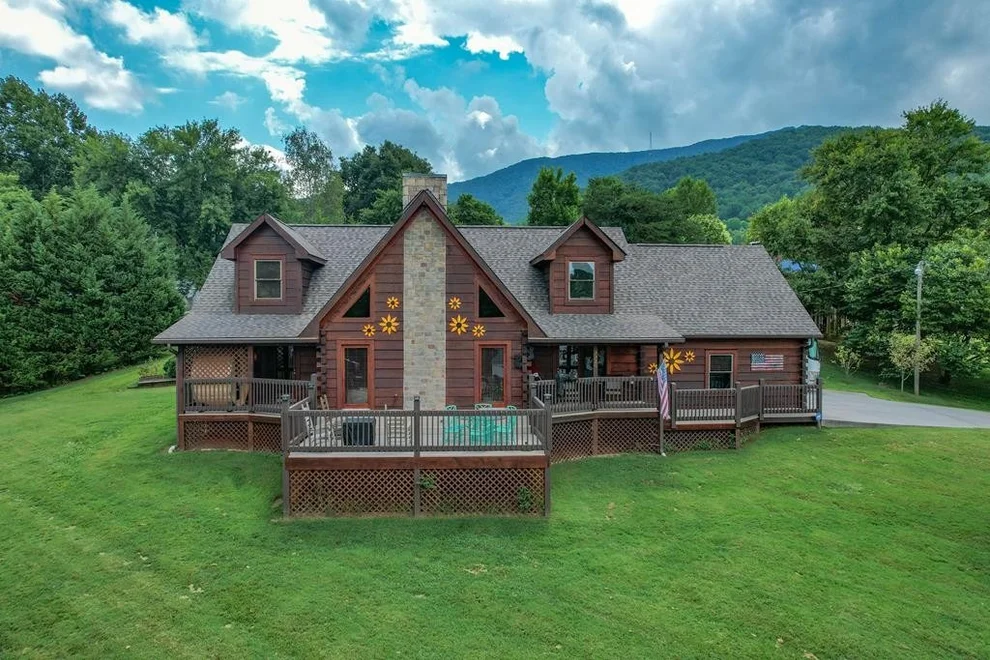 Photo of 3320 Valley Lane, Sevierville, TN 37862