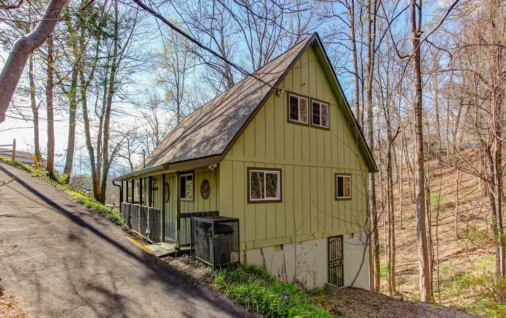 Unit for sale at 1051 Wiley Oakley Dr, Gatlinburg, TN 37738
