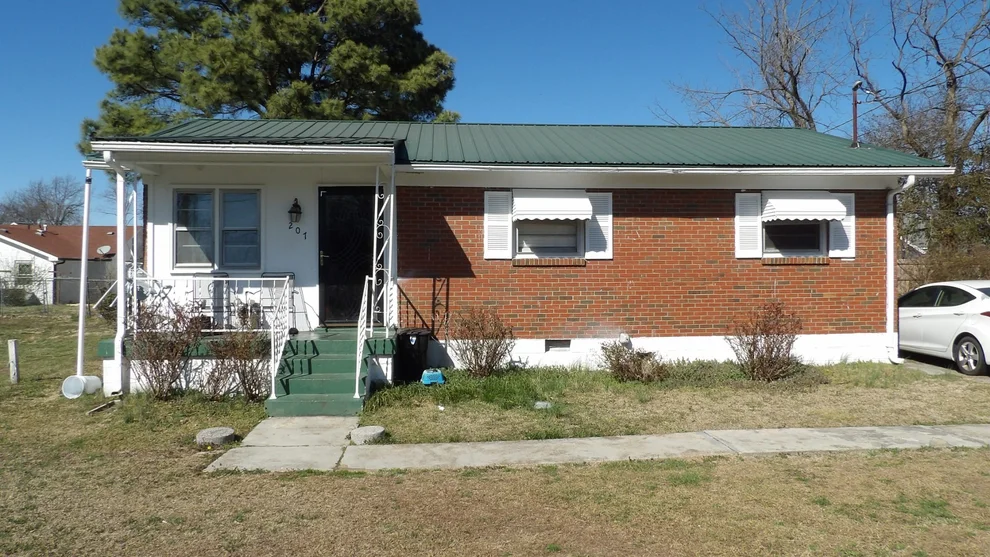 Unit for sale at 607 18th Ave W, Springfield, TN 37172