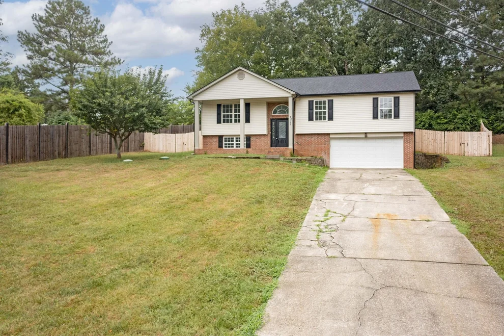 Unit for sale at 7001 Treeline Drive, Harrison, TN 37341