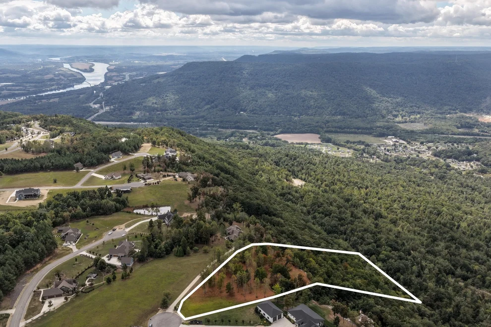 Unit for sale at 318 Sweedens Overlook, Jasper, TN 37347