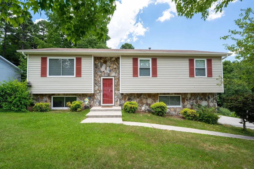Unit for sale at 1107 Copperwood Drive, Hixson, TN 37343