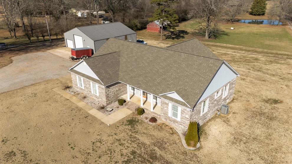 Unit for sale at 320 Cobblestone Dr, Savannah, TN 38372