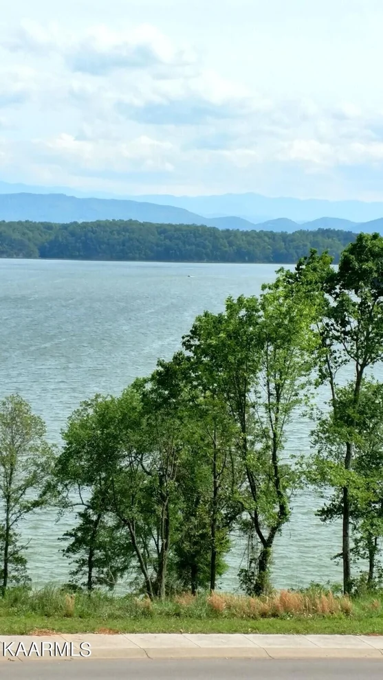 Unit for sale at 125 Majestic Circle, Dandridge, TN 37725