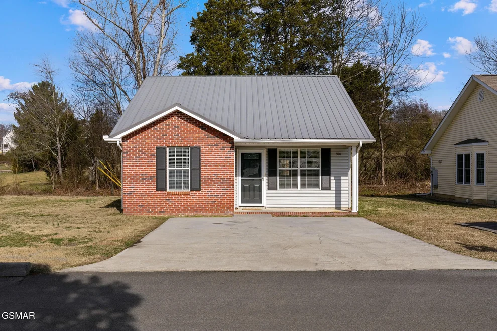 Unit for sale at 901 Middlebrook Court, Sevierville, TN 37862