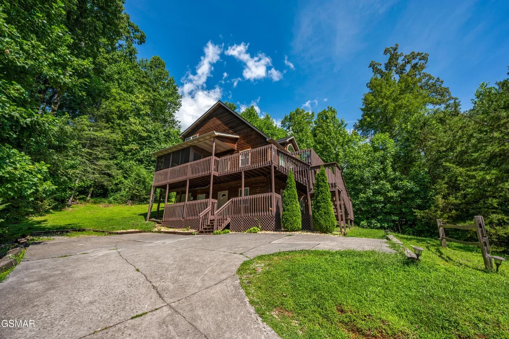 Unit for sale at 1727 Brent Hills Boulevard, Gatlinburg, TN 37738