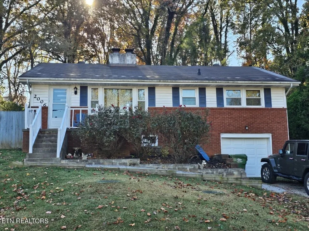 Unit for sale at 2006 Cureton Ave, Maryville, TN 37804