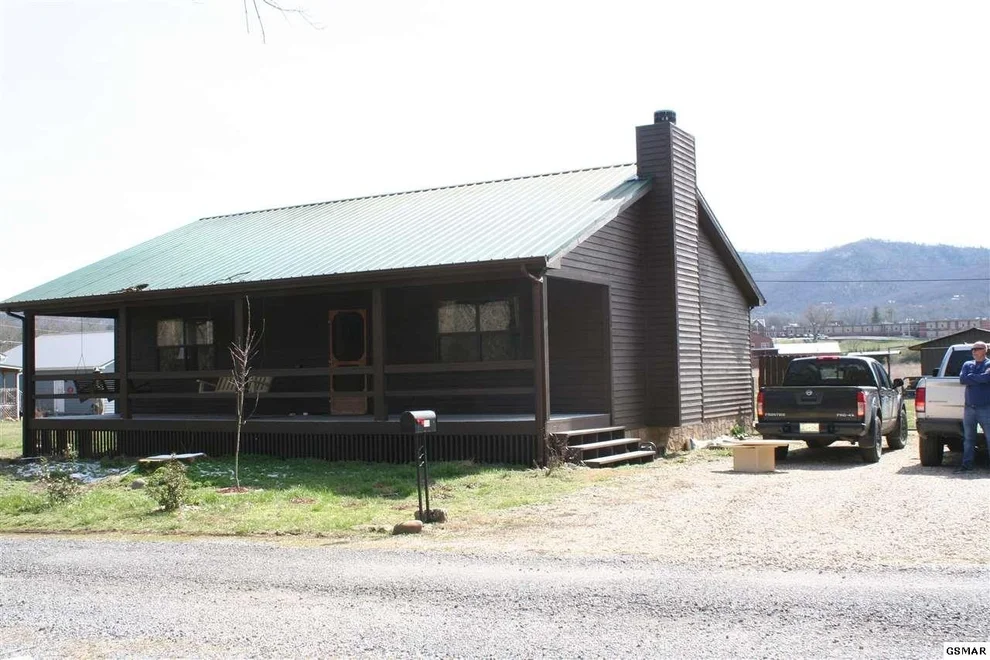 Unit for sale at 153 padgett Mill, Cosby, TN 37722