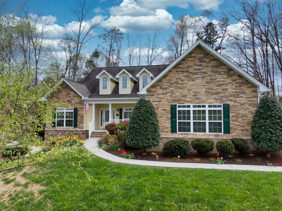Unit for sale at 8078 Cross Creek Drive, Talbott, TN 37877