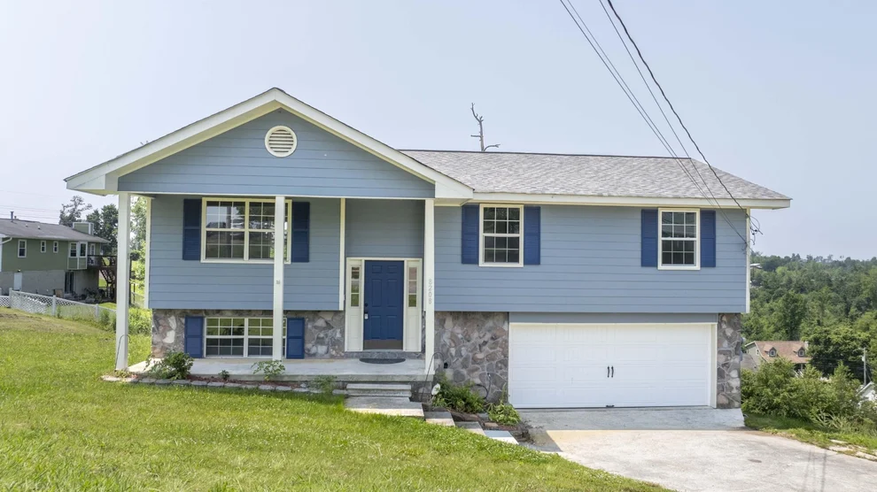 Unit for sale at 8208 Thrush Hollow Lane, Chattanooga, TN 37421