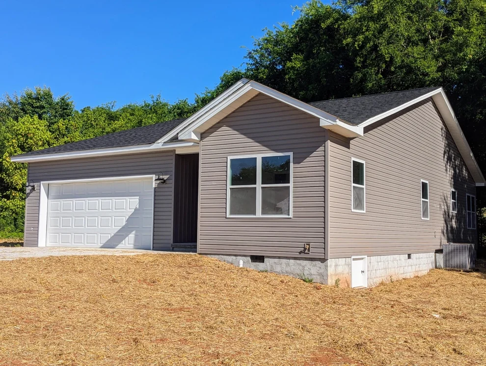 Unit for sale at 126 River Lane, Delano, TN 37325