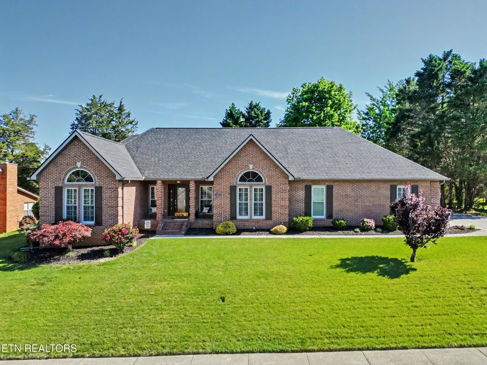 Unit for sale at 818 Somerset Drive, Maryville, TN 37803