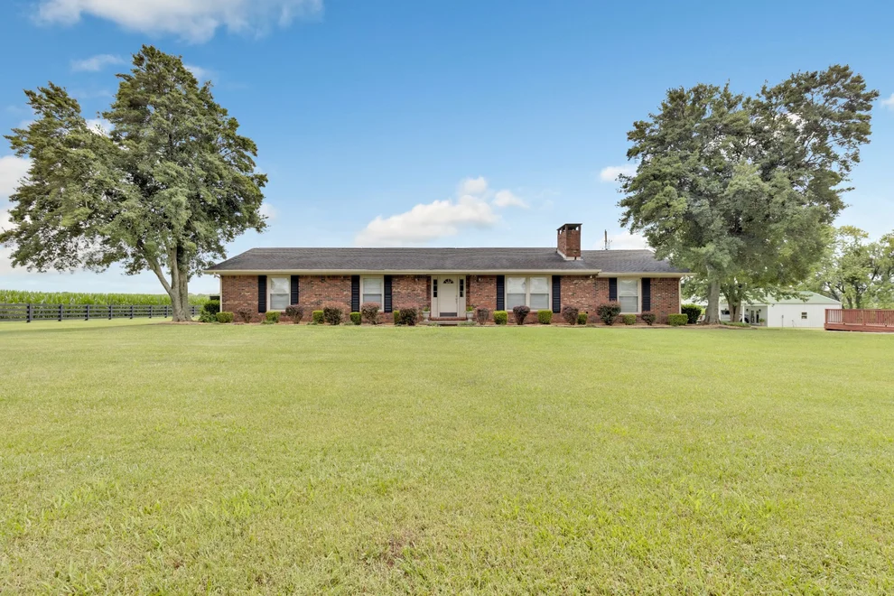 Unit for sale at 597 Prices Mill Rd, Adairville, KY 42202