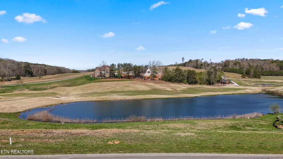 Unit for sale at 385 Navigator Drive, Lenoir City, TN 37772