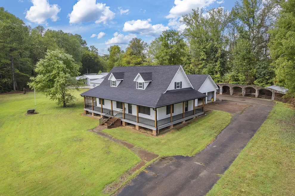 Unit for sale at 9475 Highway 100, Scotts Hill, TN 38374