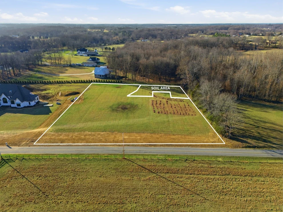Unit for sale at 208 Shun Pike, Cottontown, TN 37048