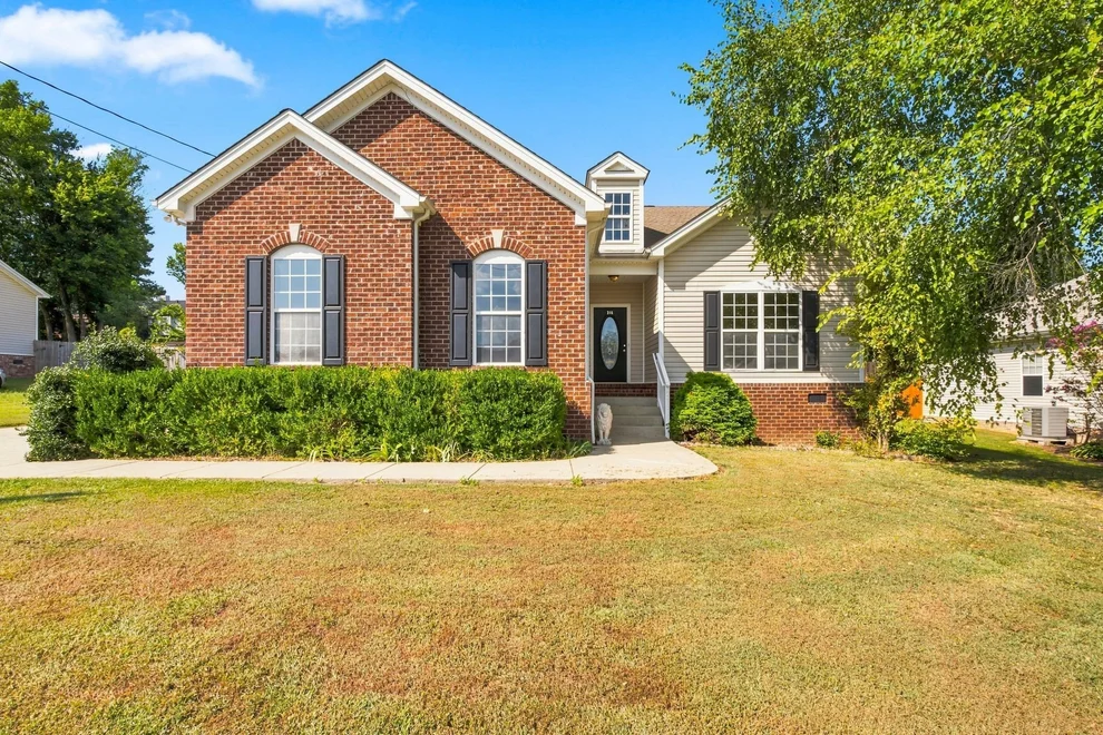 Unit for sale at 218 Cross Valley Dr, Columbia, TN 38401