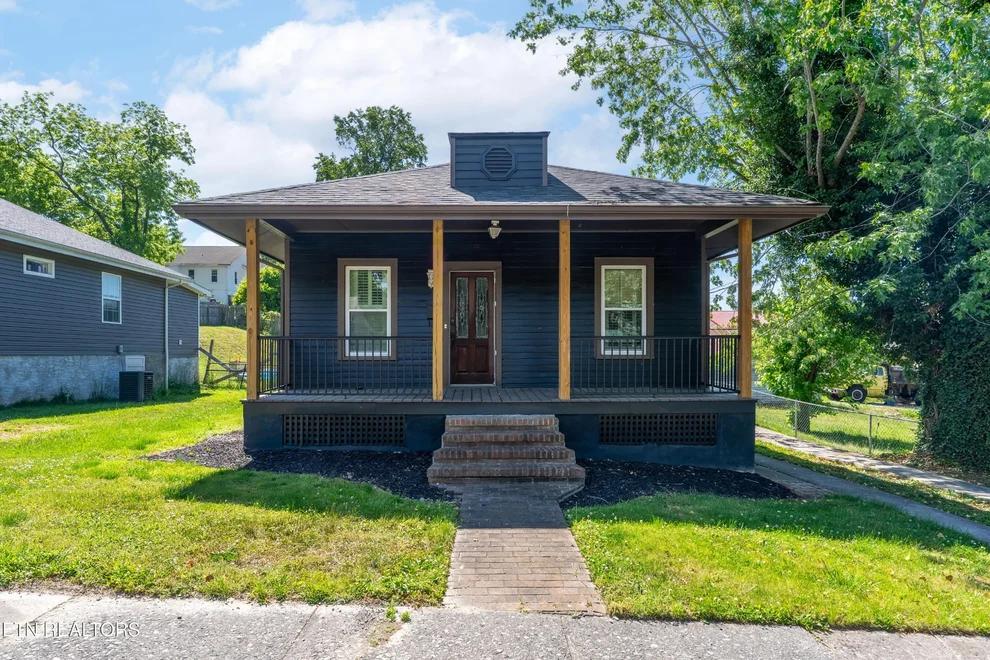 Unit for sale at 306 E Walden St, La Follette, TN 37766
