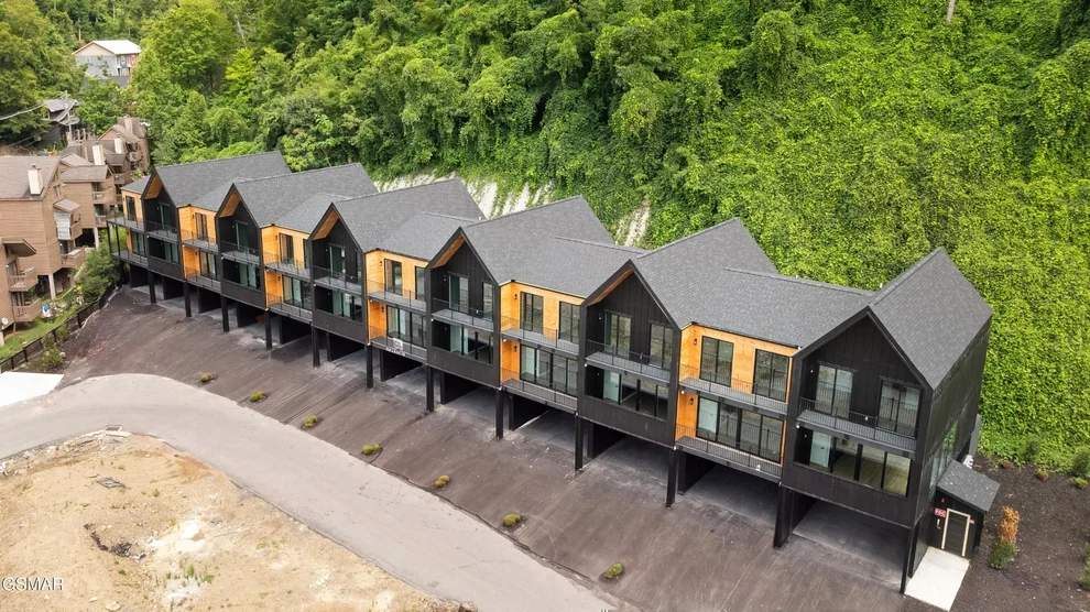 Unit for sale at 215 Circle Drive, Gatlinburg, TN 37738