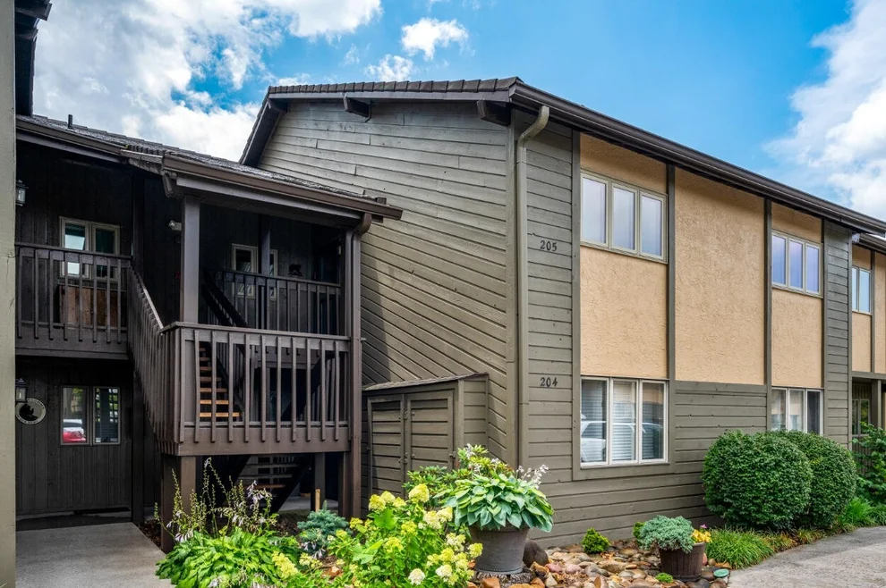 Unit for sale at 1050 Ski View Drive, Gatlinburg, TN 37738
