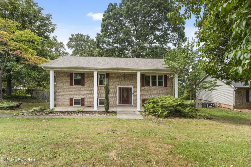 Unit for sale at 1609 Jett Rd, Maryville, TN 37804