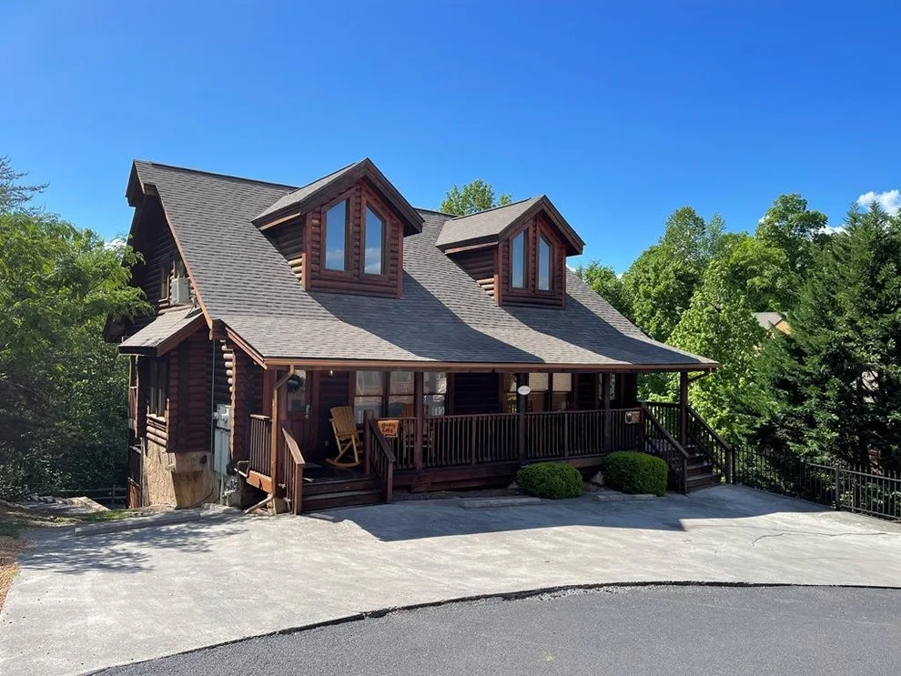 Unit for sale at 350 Big Bear Way, Pigeon Forge, TN 37863