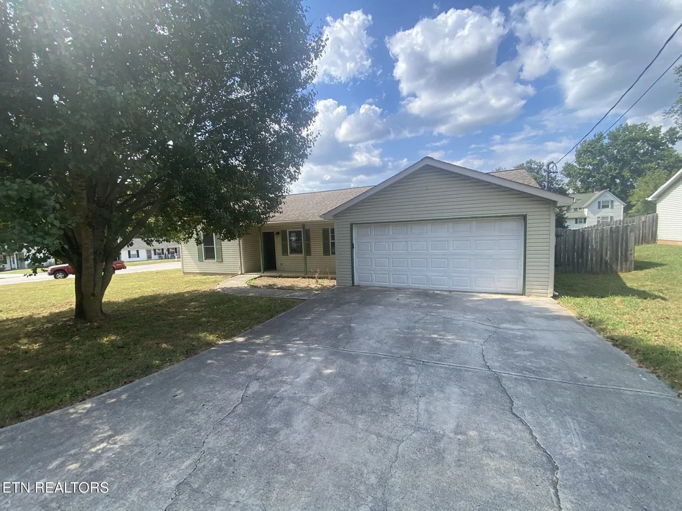 Unit for sale at 7619 Trey Oaks Lane, Knoxville, TN 37918